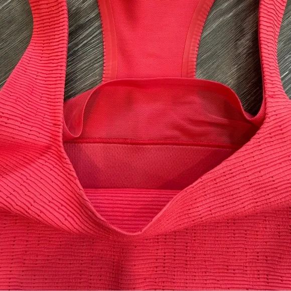 On Pace Pocket Bra - Picture 2 of 5